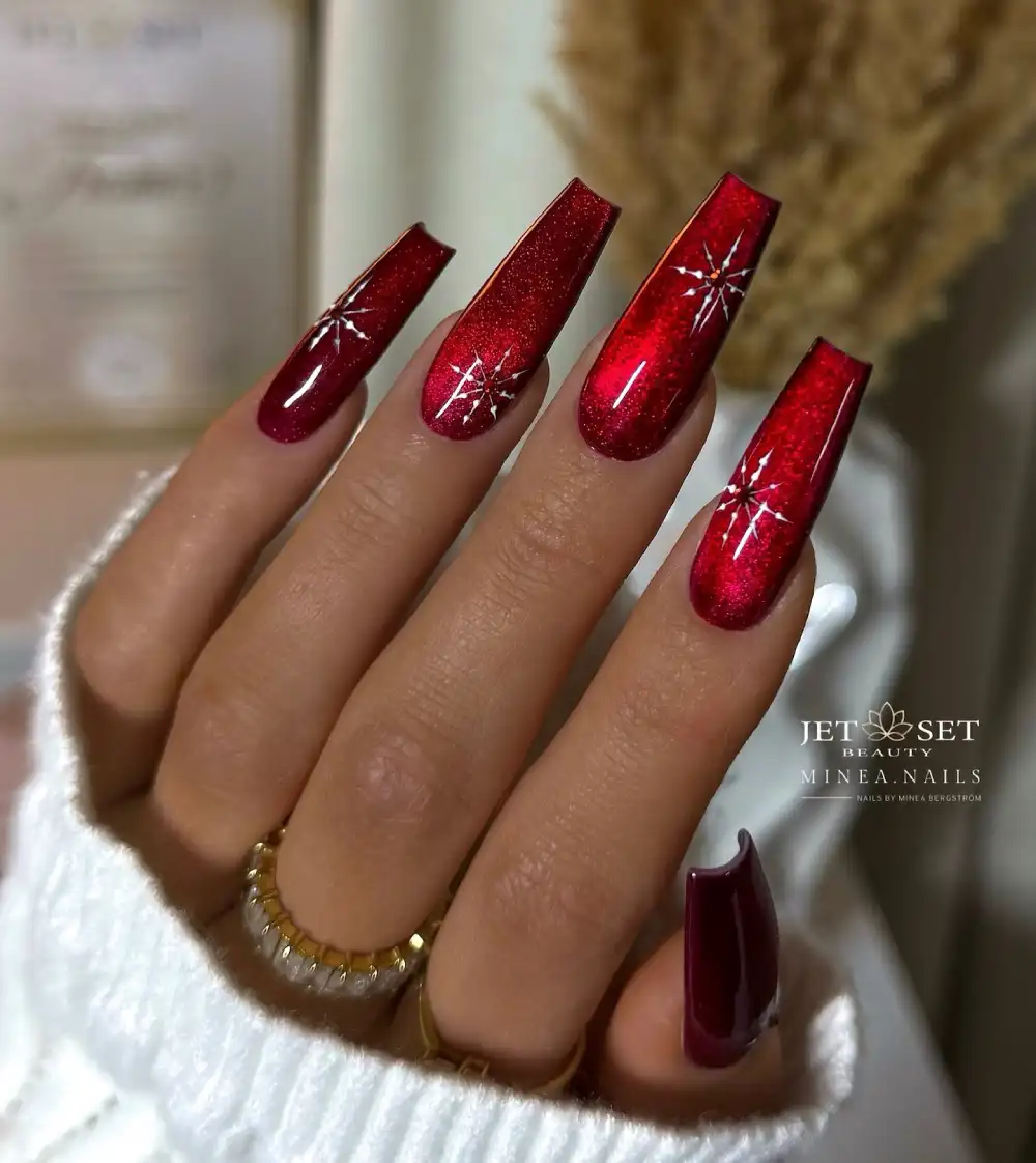 	Red nails	