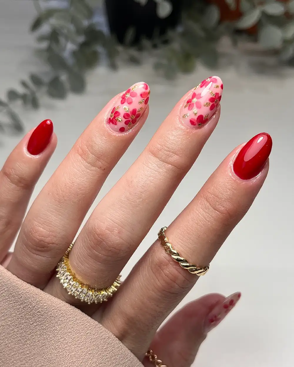 	Red nails	