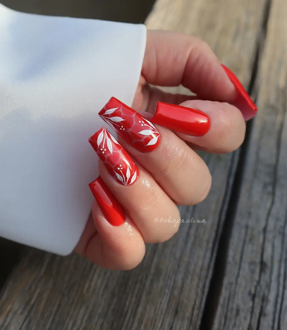 	Red nails	