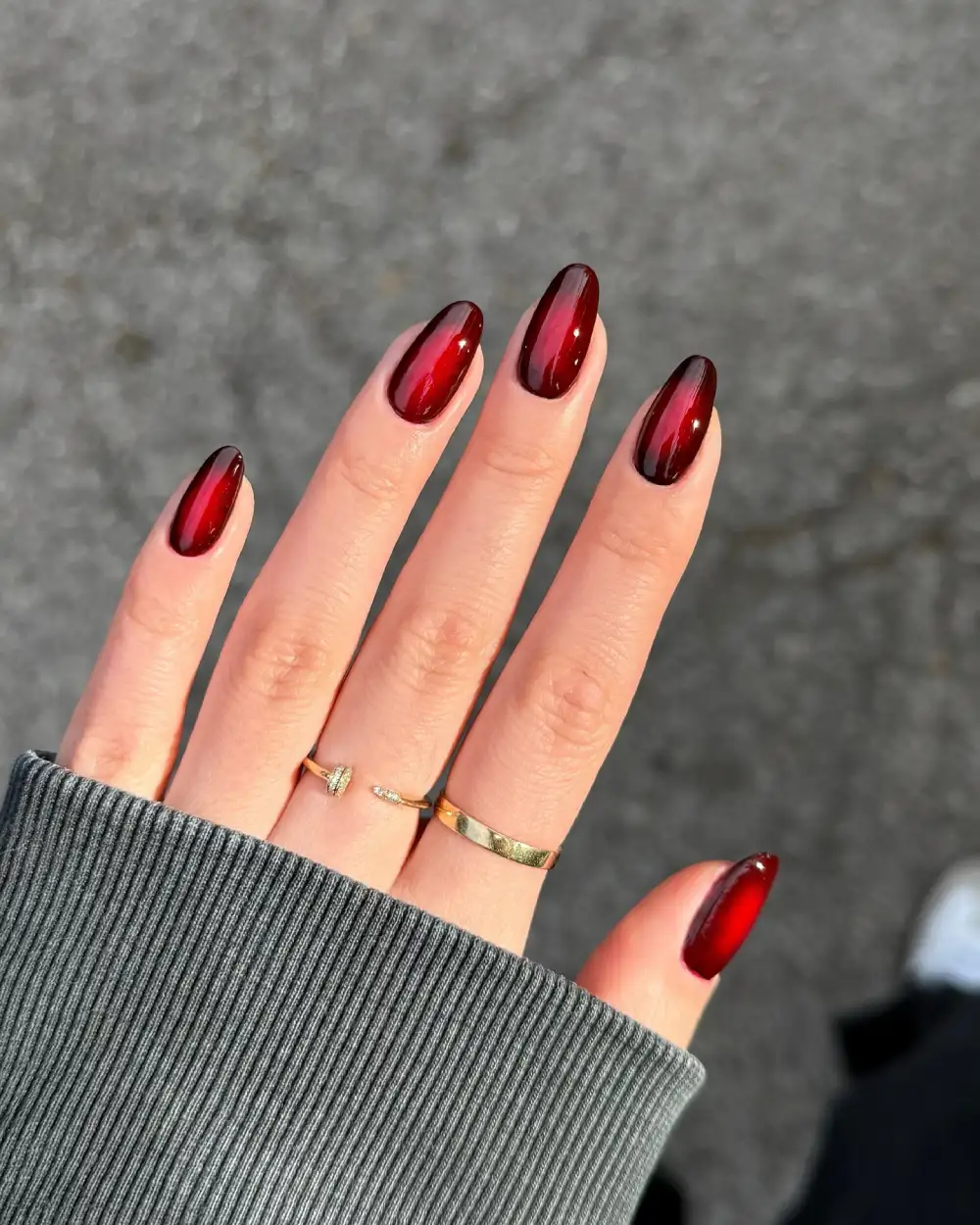 	Red nails	