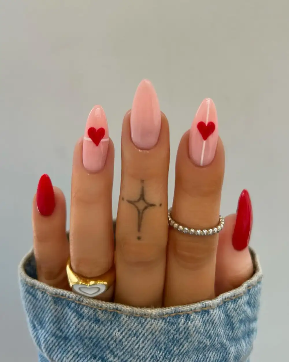 	Red nails	