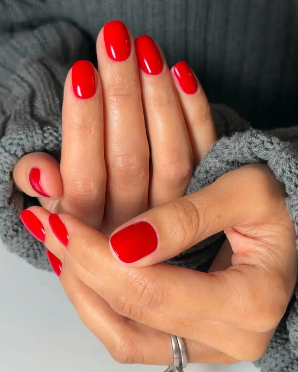 	Red nails	