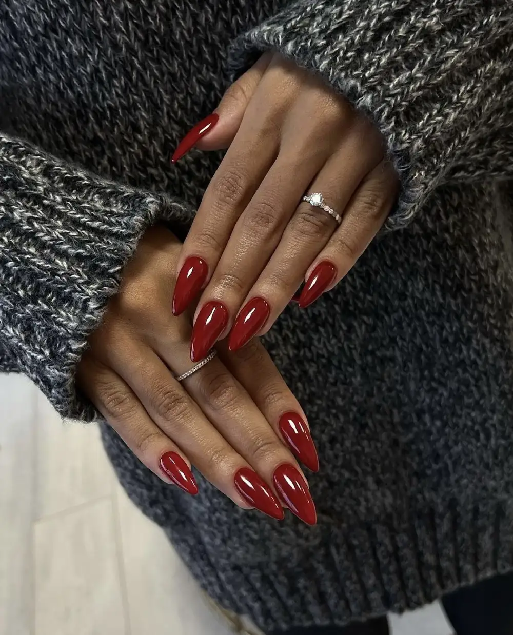 	Red nails	