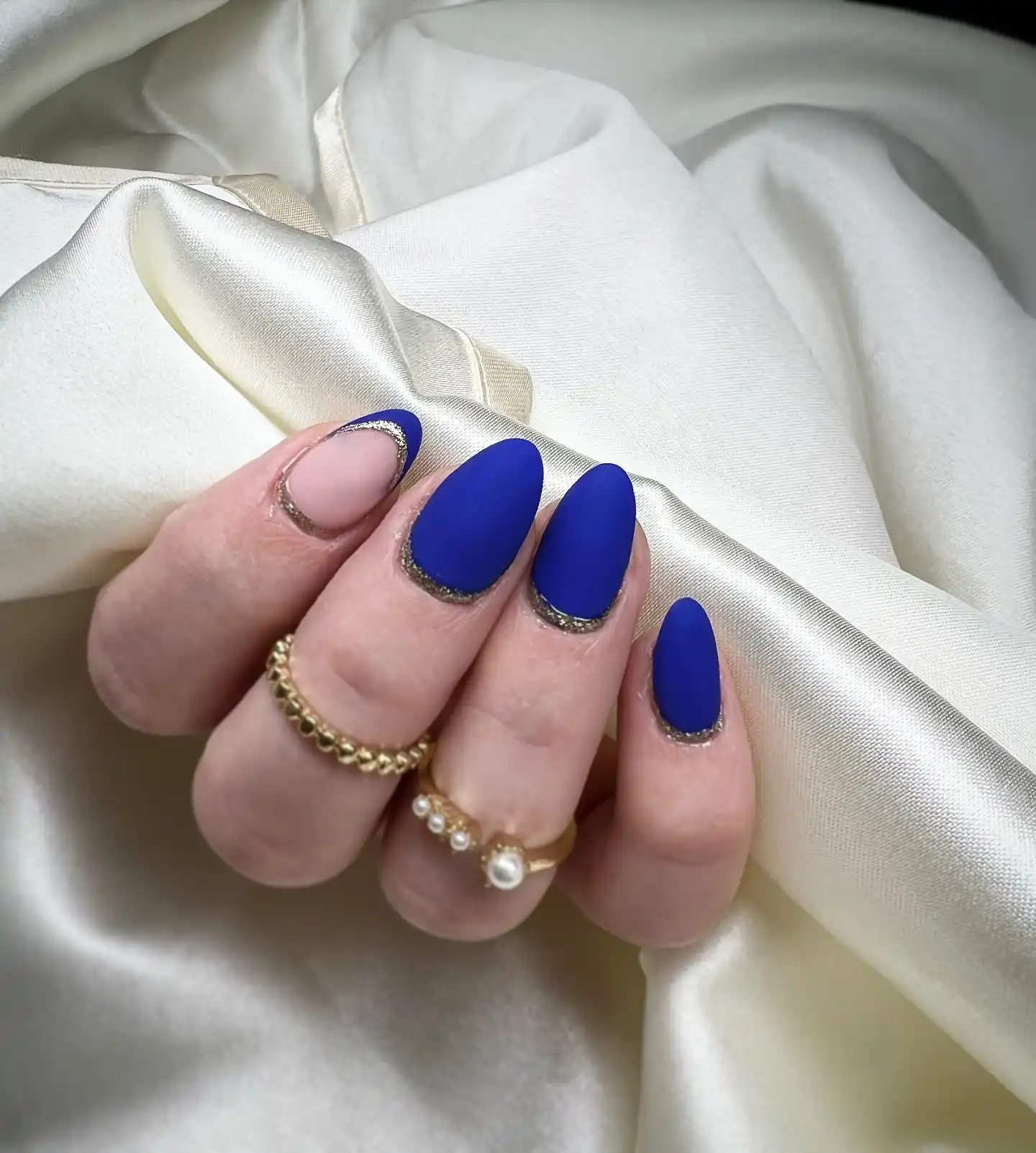 royal blue nails
