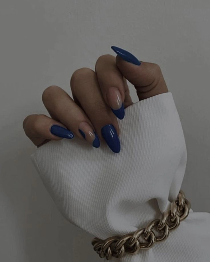 royal blue nails