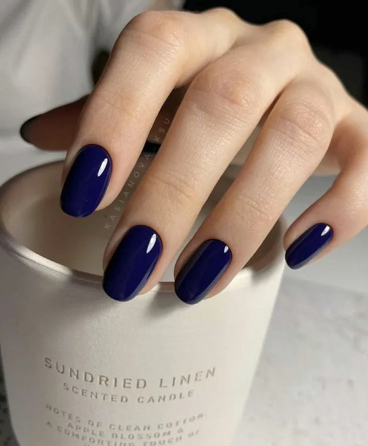 royal blue nails