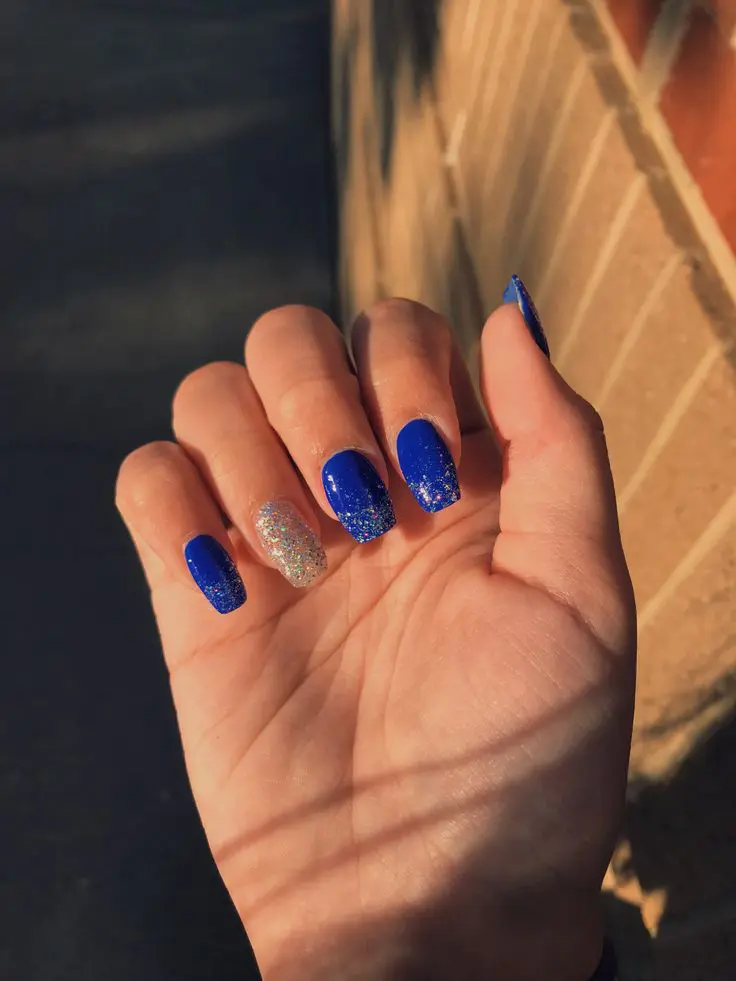 royal blue nails