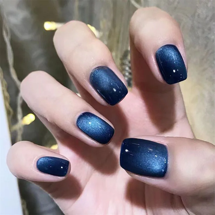 royal blue nails