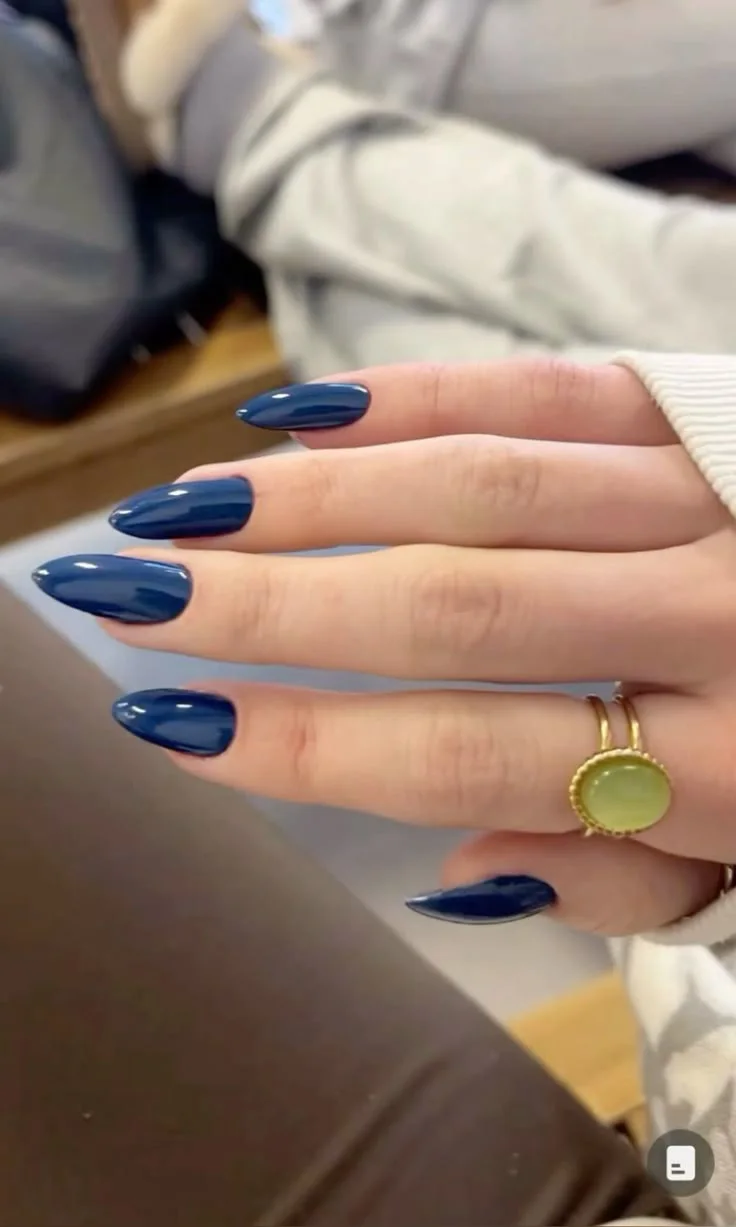 royal blue nails
