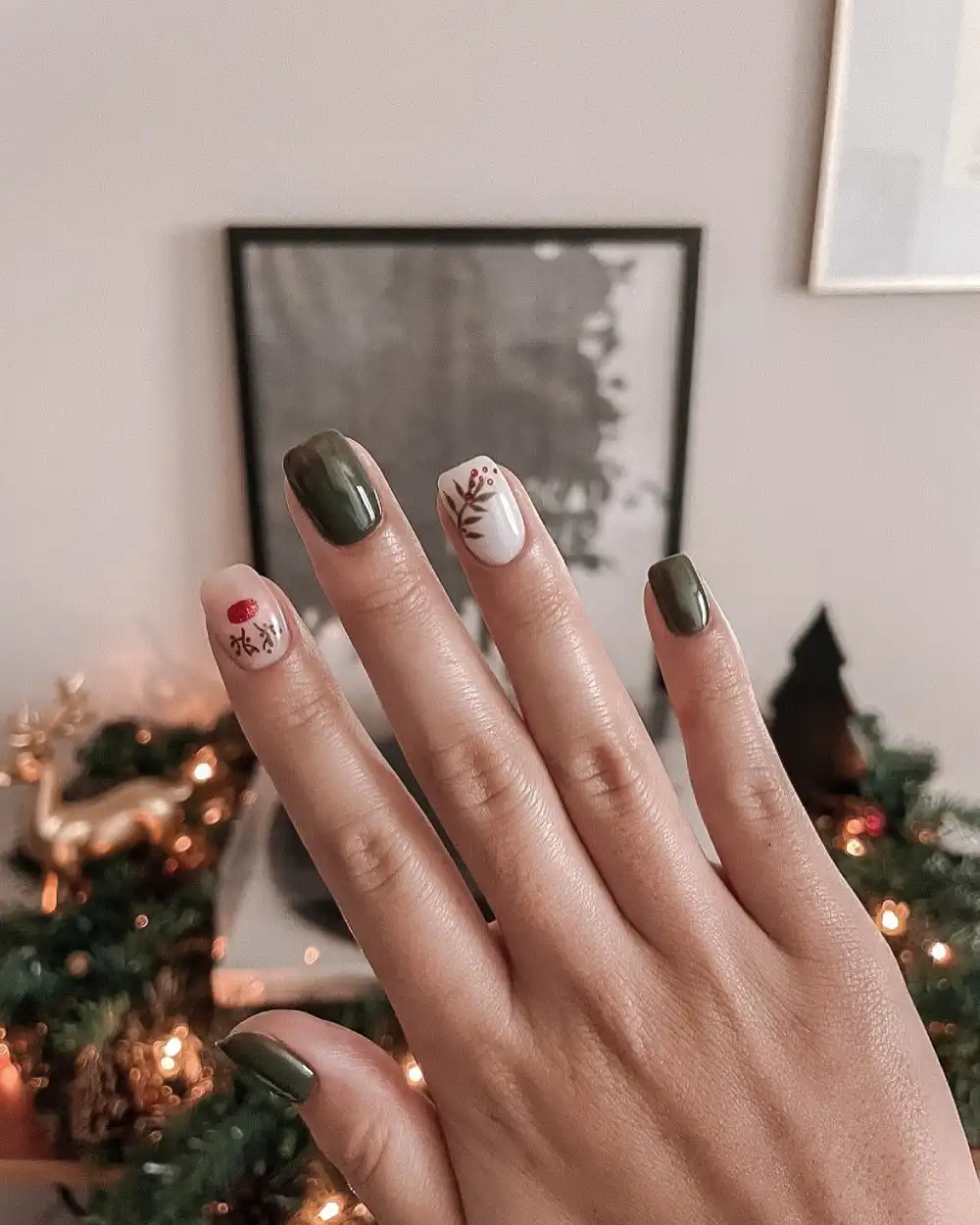 simple christmas nails