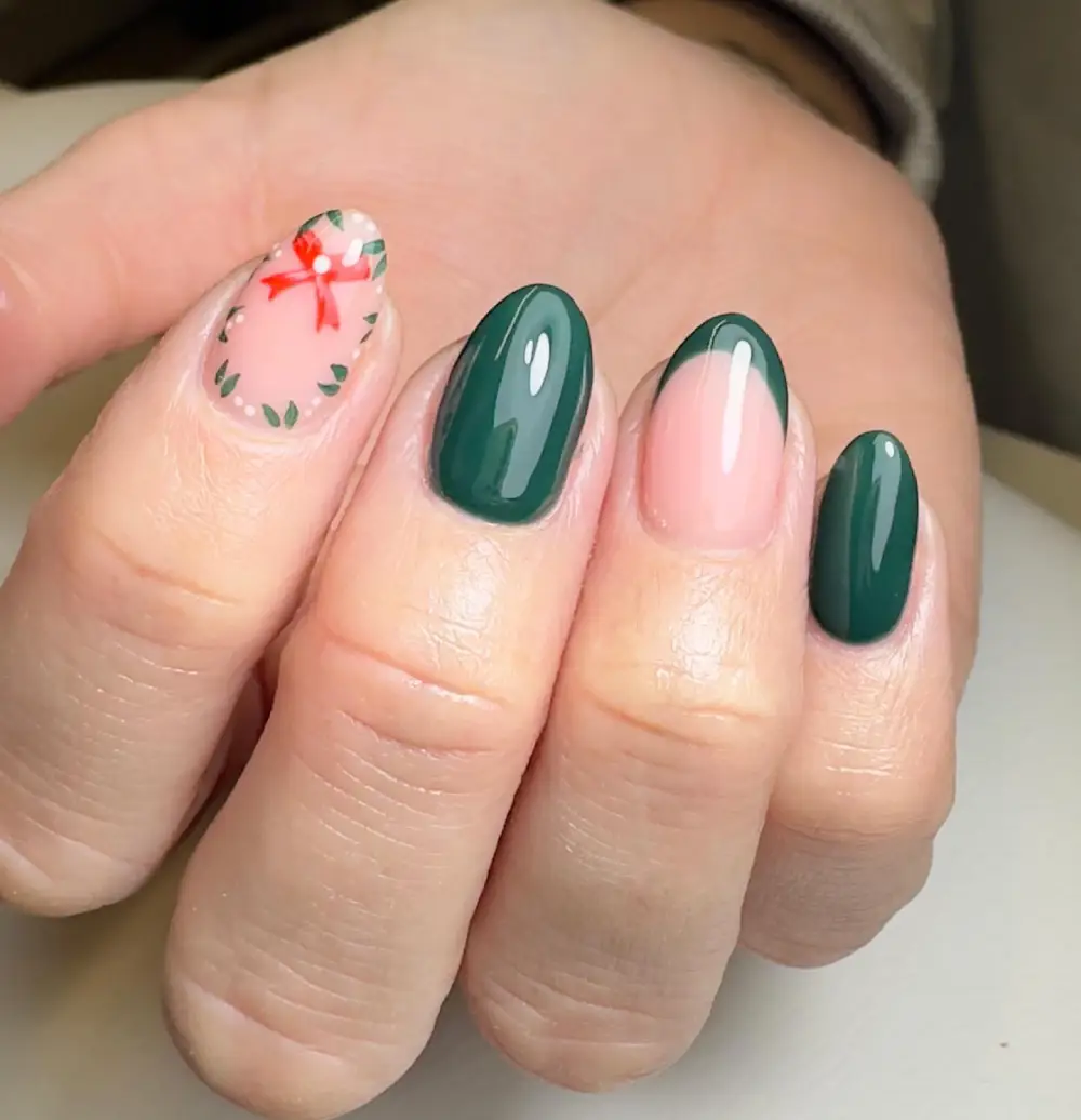 simple christmas nails