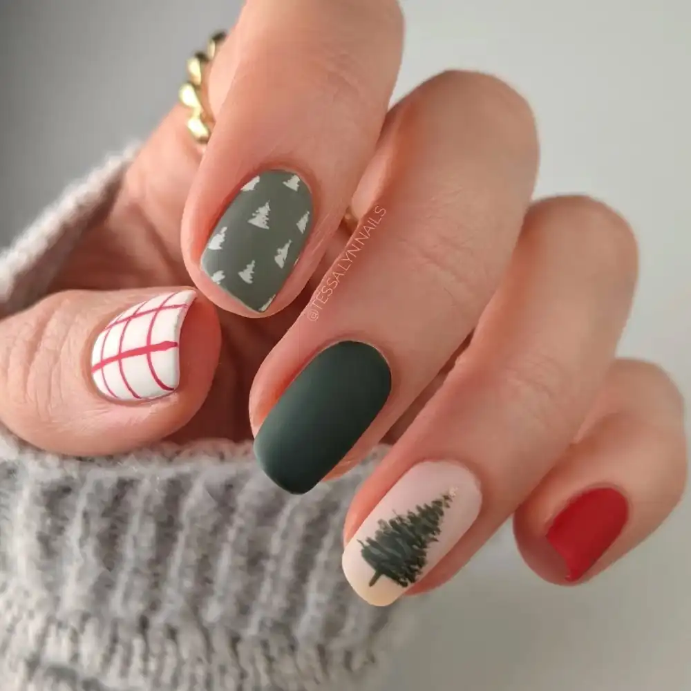 simple christmas nails