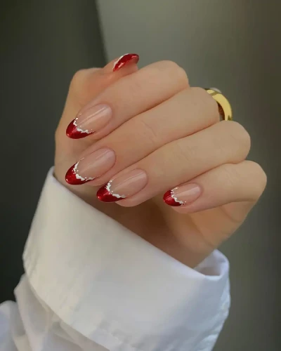 Simple Christmas Nails Ideas for a Festive Look