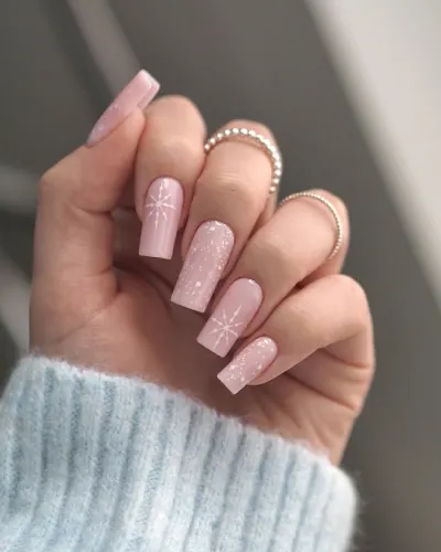 Snow Nails That Everyone Will Obsess Over This Winter